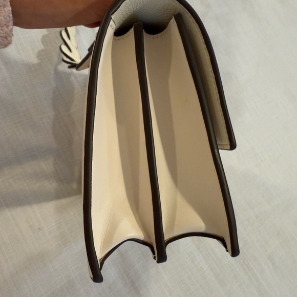 Tory Burch ivory & gold purse - Picture 6 of 7